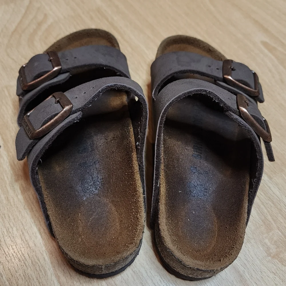Birkenstock Arizona 2 Strap Brown Leather Sandals Kids size‎ 29 (11-11.5)